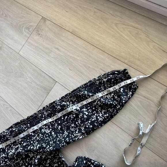 Fabletics Oversized Flyweight Windbreaker size M - Picture 4 of 9